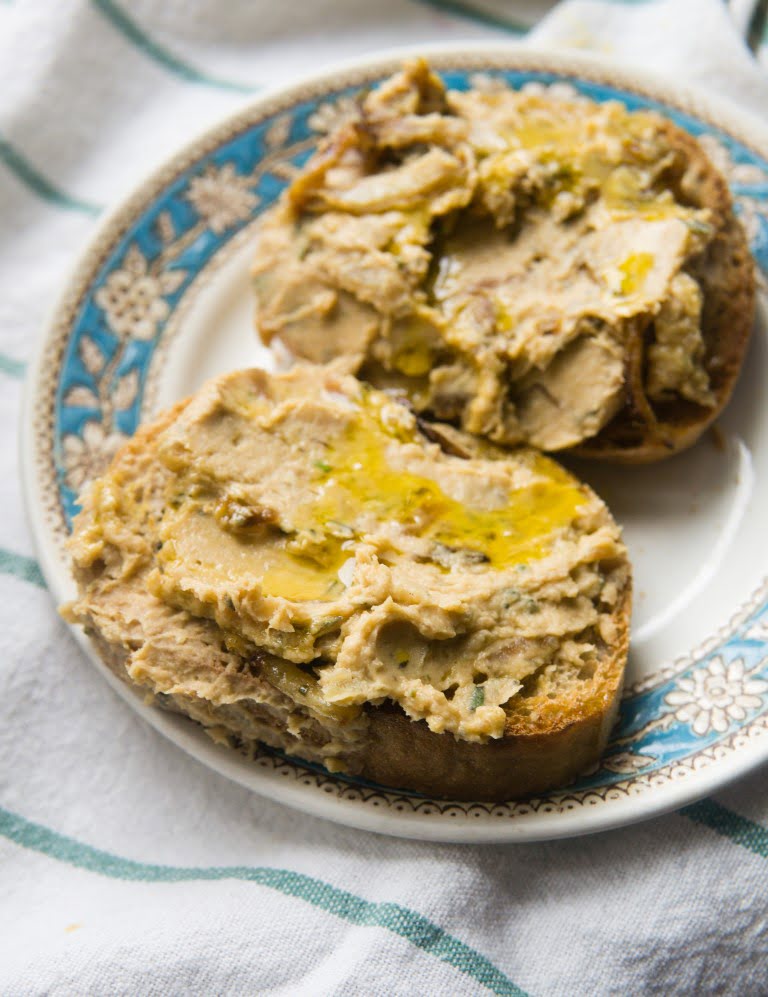 White Bean Spread with Caramelized Onion 1